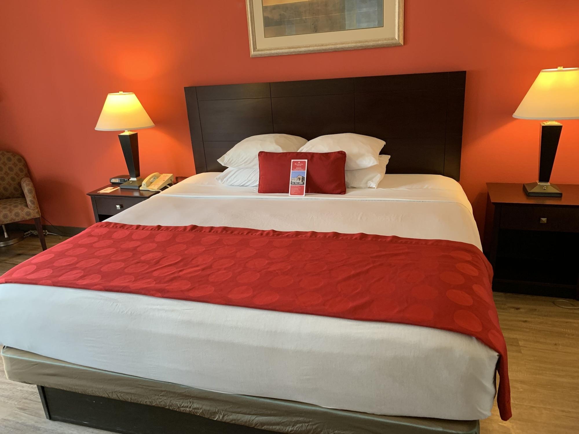 Ramada By Wyndham Newark/Wilmington Otel Dış mekan fotoğraf
