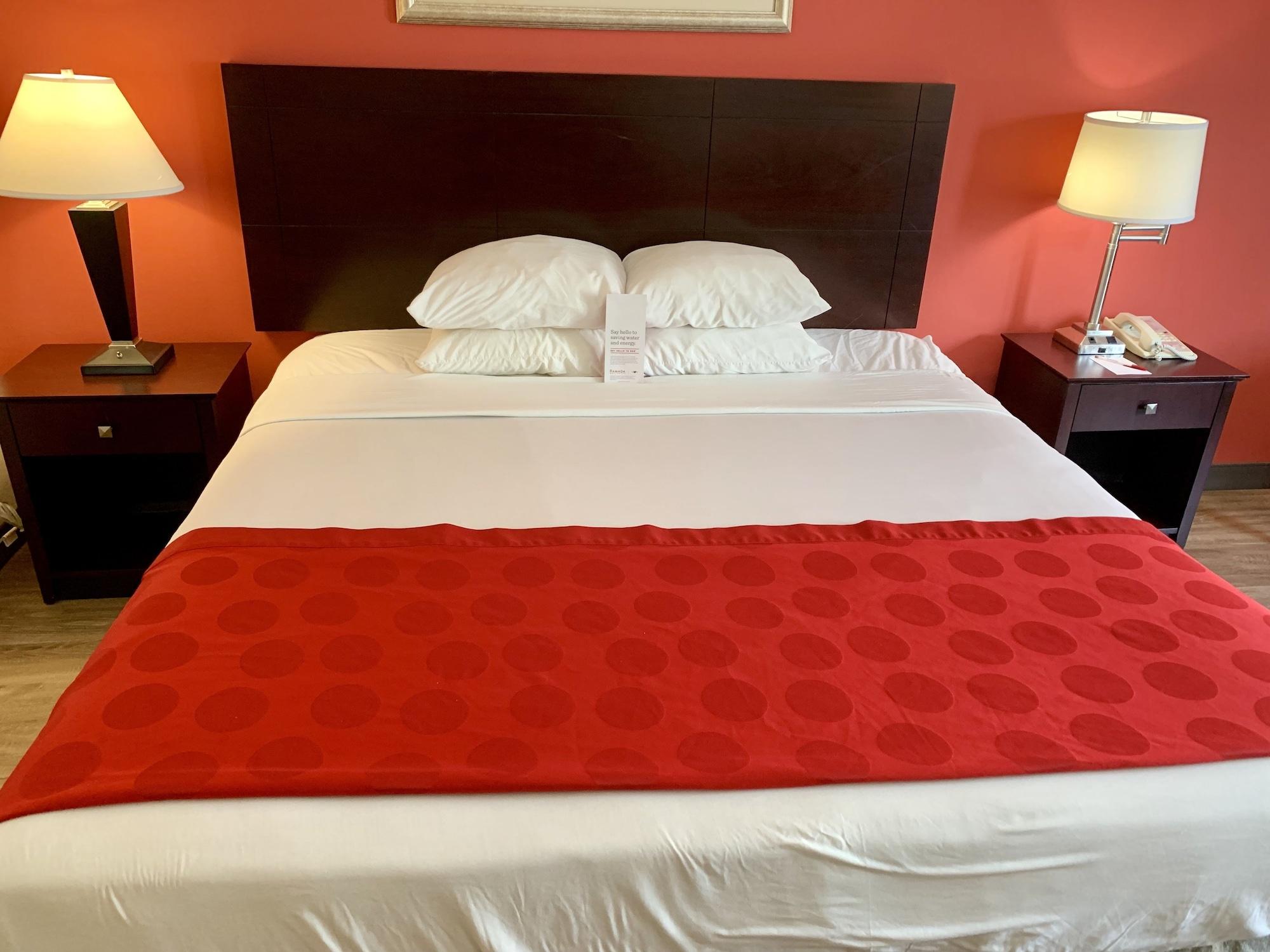 Ramada By Wyndham Newark/Wilmington Otel Dış mekan fotoğraf