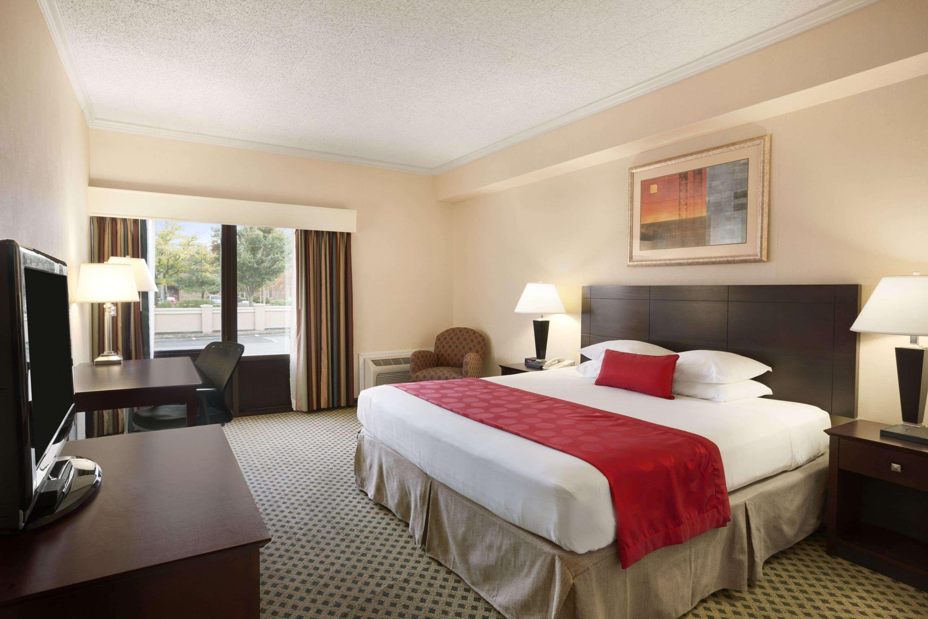 Ramada By Wyndham Newark/Wilmington Otel Dış mekan fotoğraf