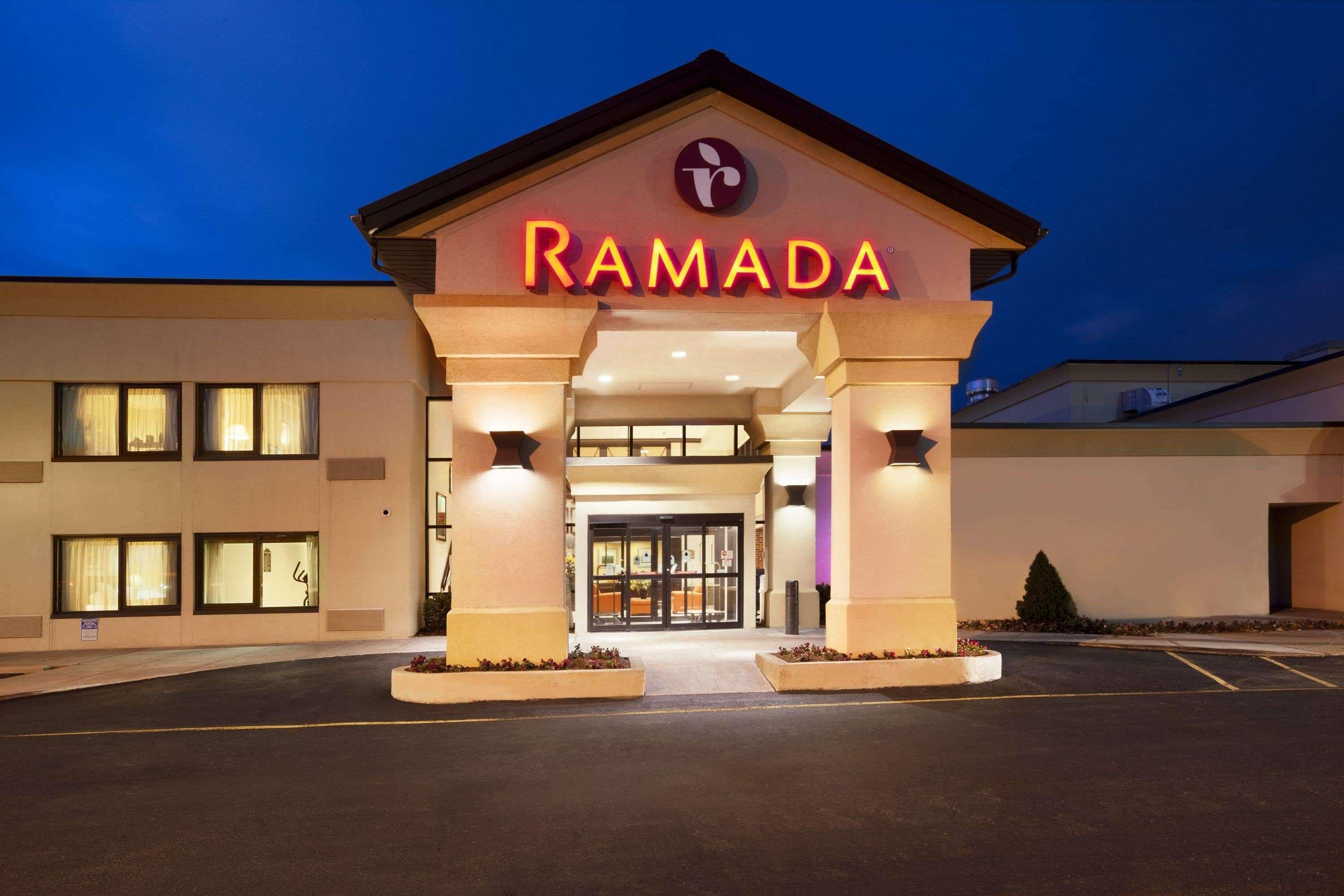 Ramada By Wyndham Newark/Wilmington Otel Dış mekan fotoğraf