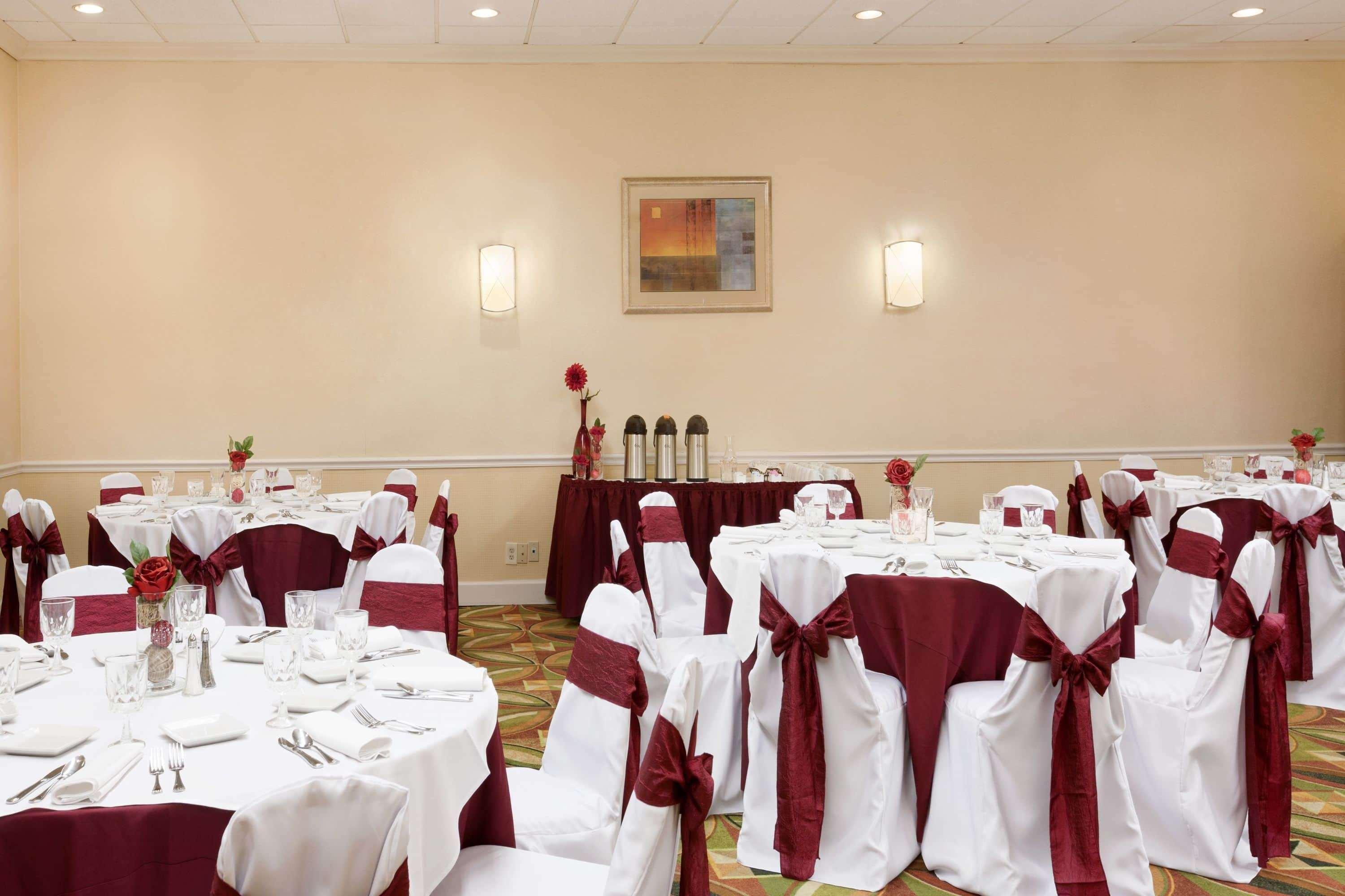 Ramada By Wyndham Newark/Wilmington Otel Dış mekan fotoğraf