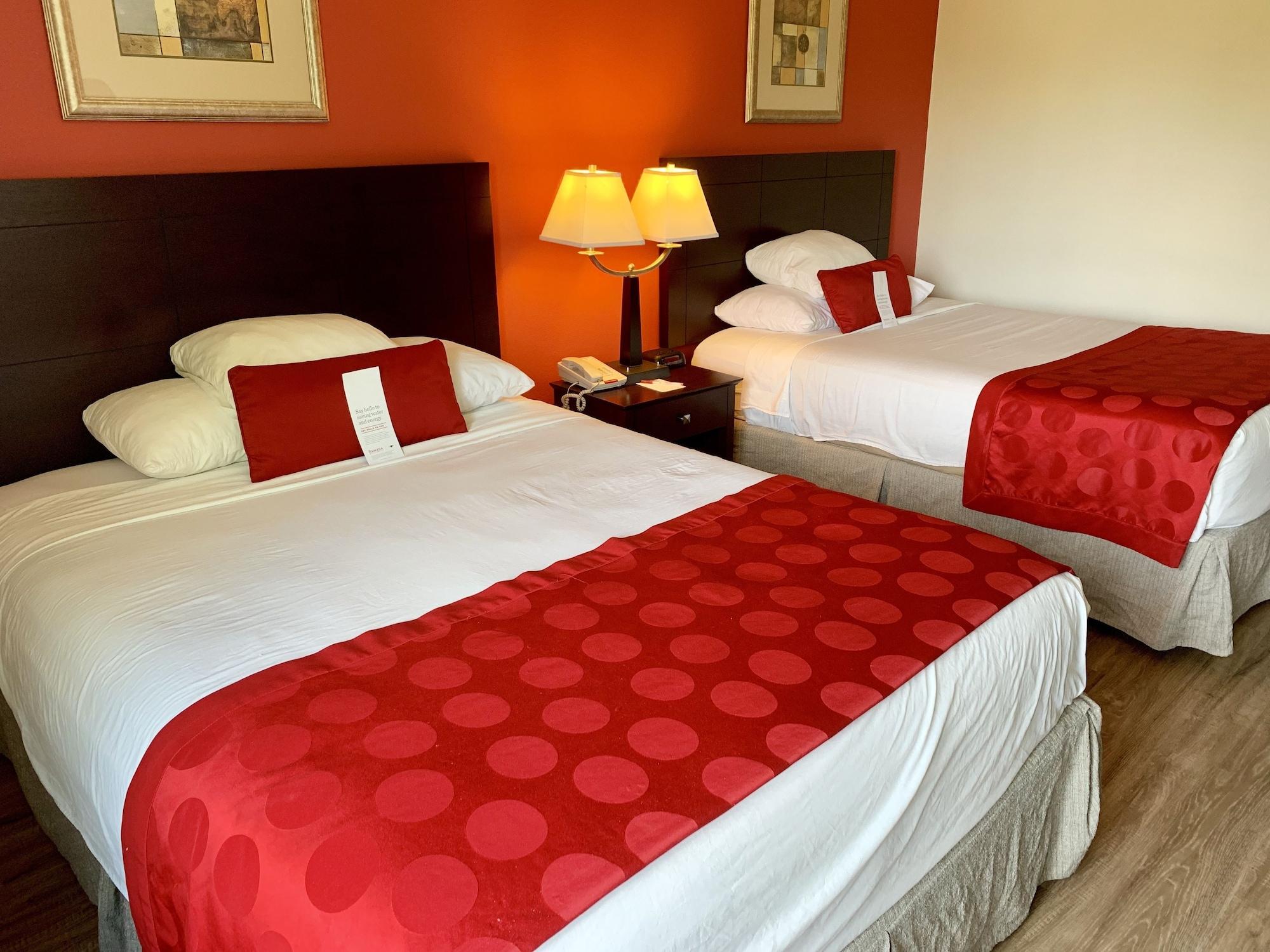 Ramada By Wyndham Newark/Wilmington Otel Dış mekan fotoğraf