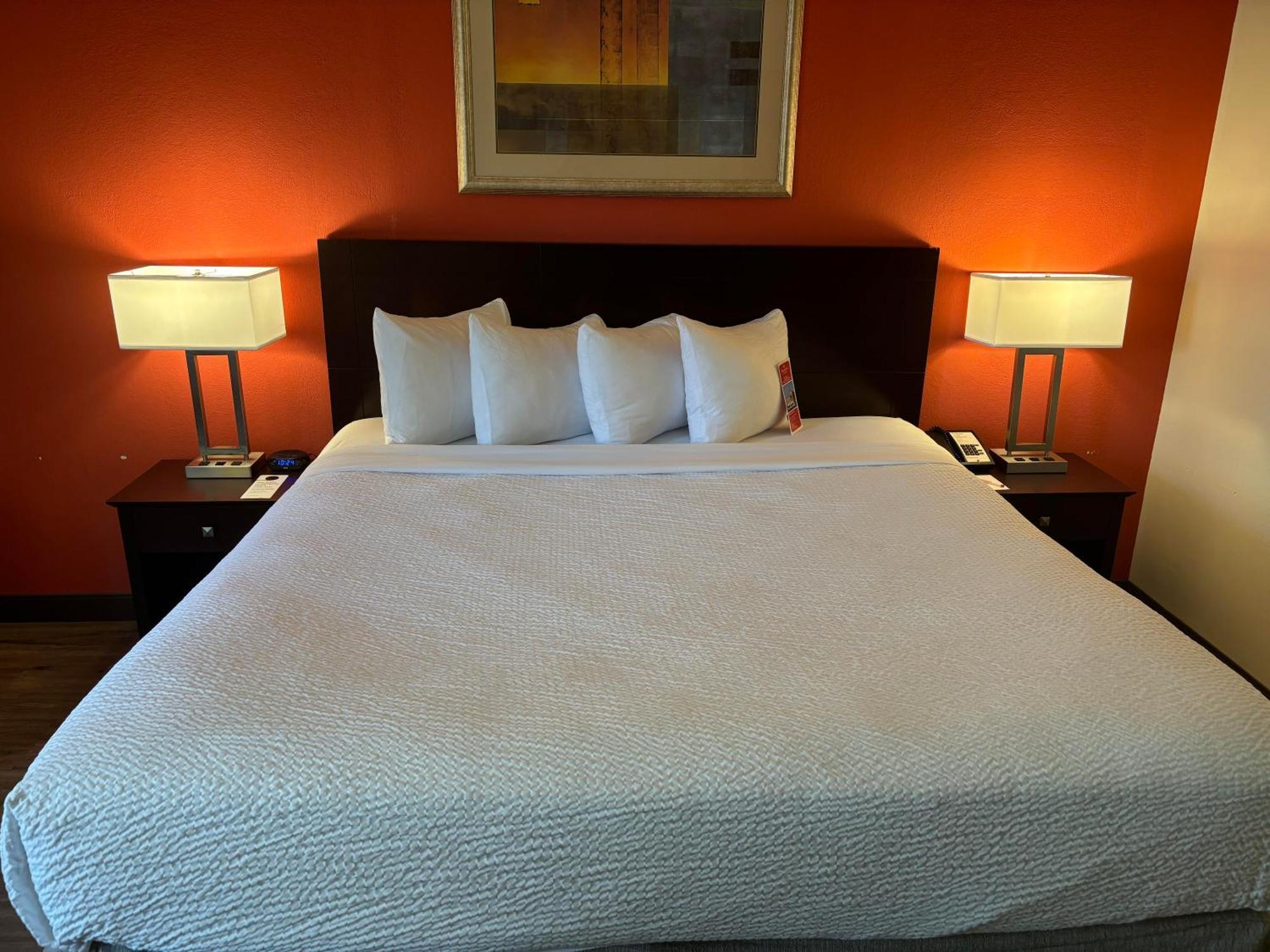 Ramada By Wyndham Newark/Wilmington Otel Dış mekan fotoğraf