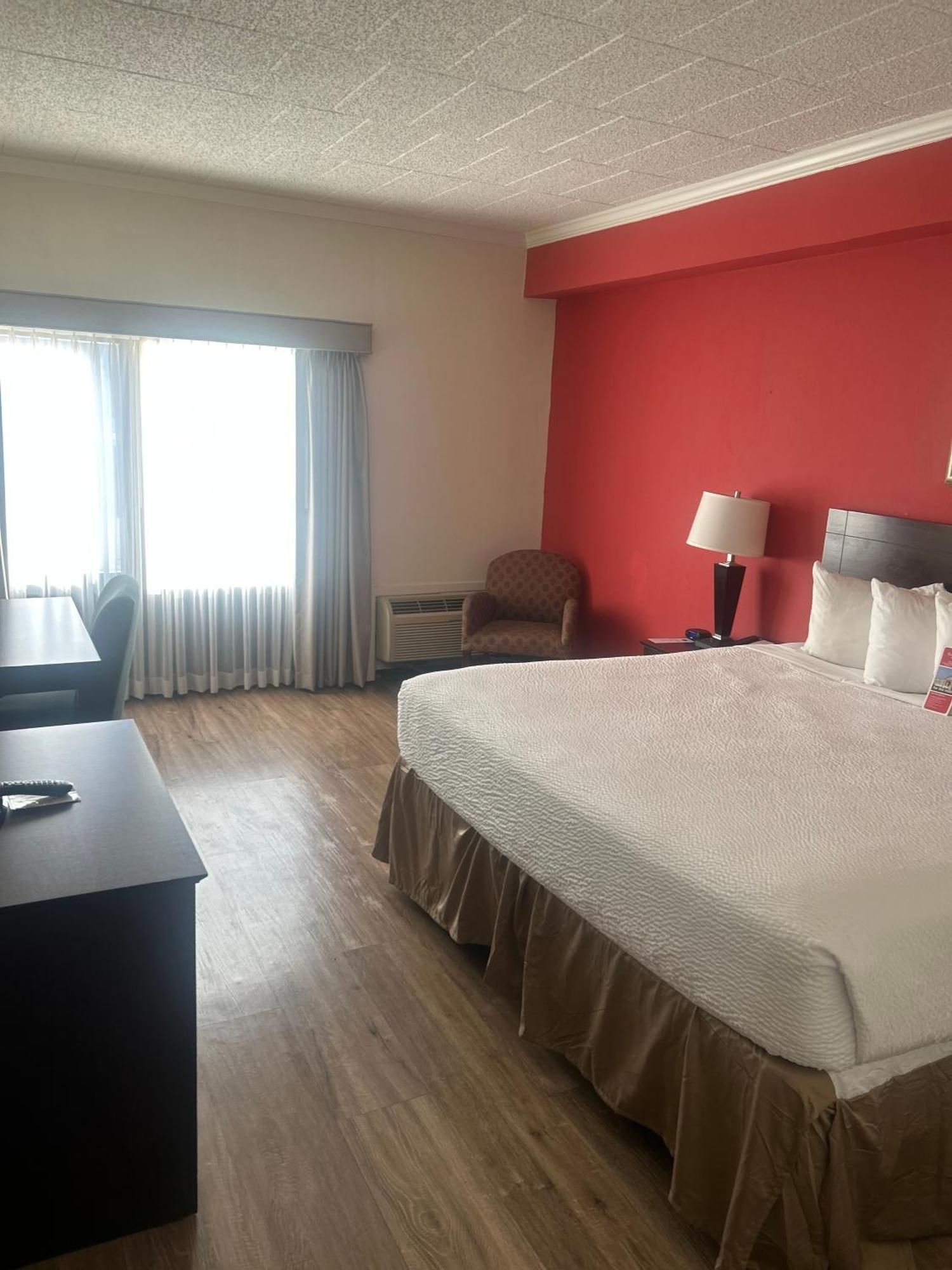 Ramada By Wyndham Newark/Wilmington Otel Dış mekan fotoğraf