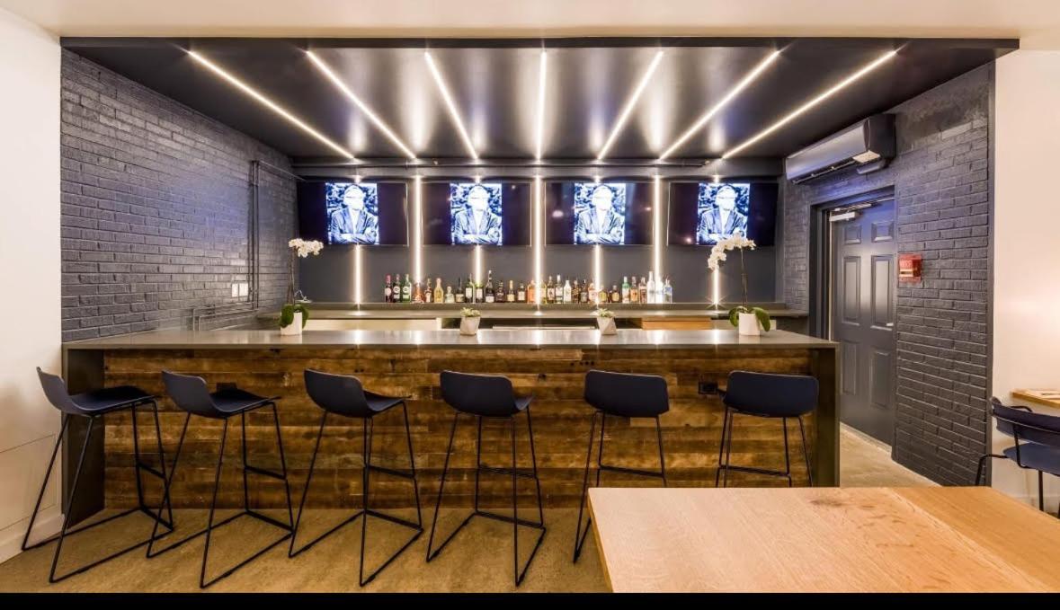 Ramada By Wyndham Newark/Wilmington Otel Dış mekan fotoğraf